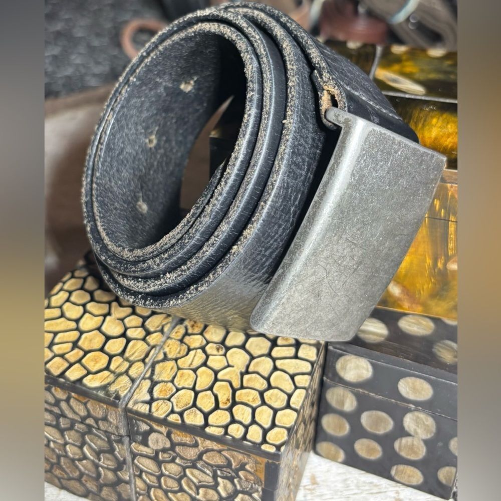40” Wide Black Genuine Leather Belt Silvertone Buckle Old Navy Small